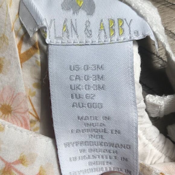 NWT Organic Cotton Floral Ruffle 3 snap Romper. Soft! 0-3 months. - Picture 9 of 11